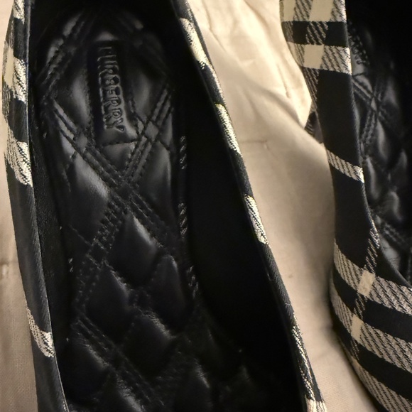 Burberry Checked Pattern Slip-on Pump - Picture 6 of 7